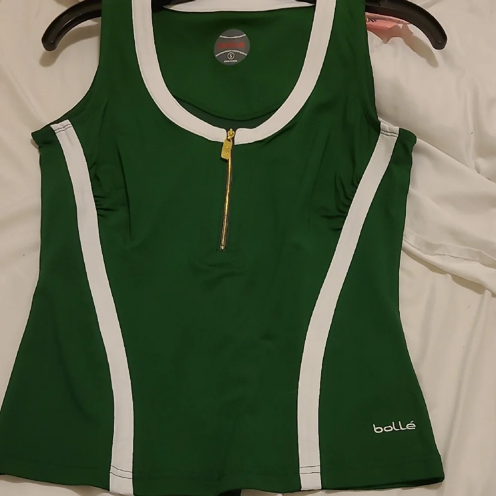 Bolle Tennis Women's Green and White Top New Small.